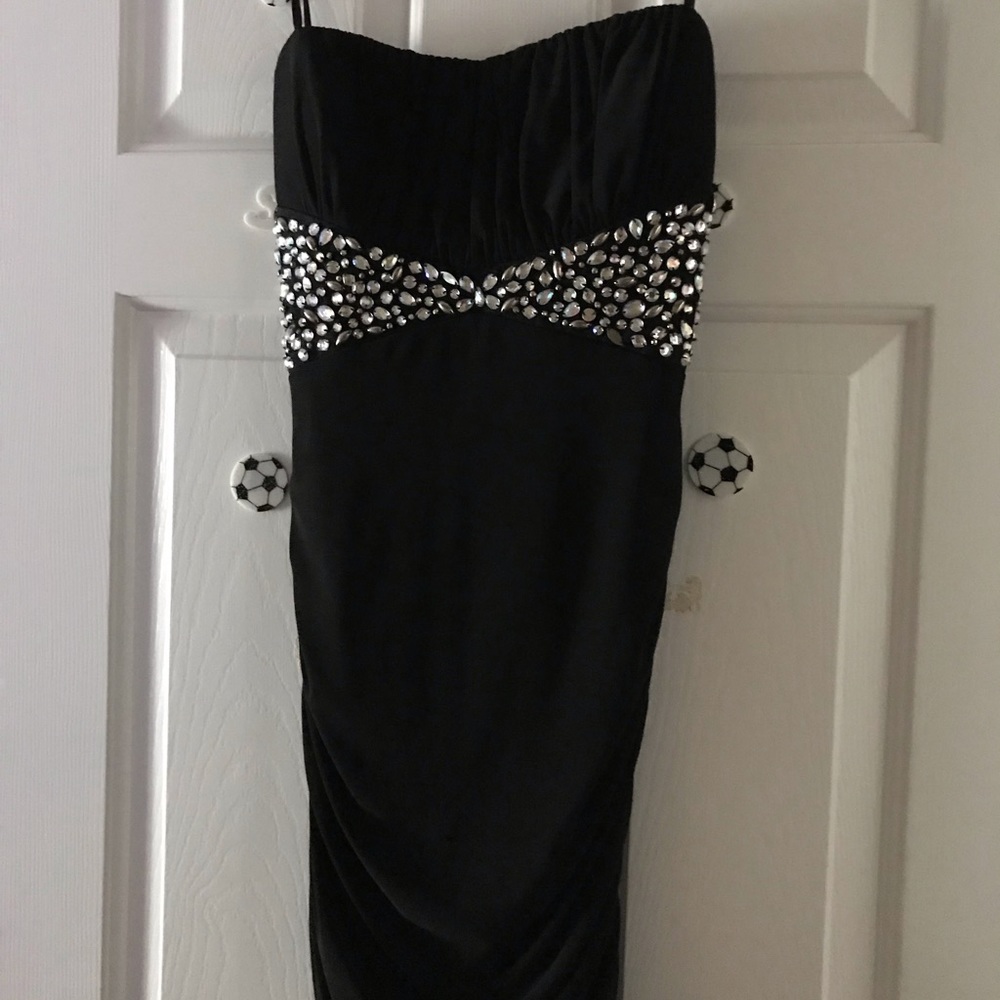 Black strapless formal dress